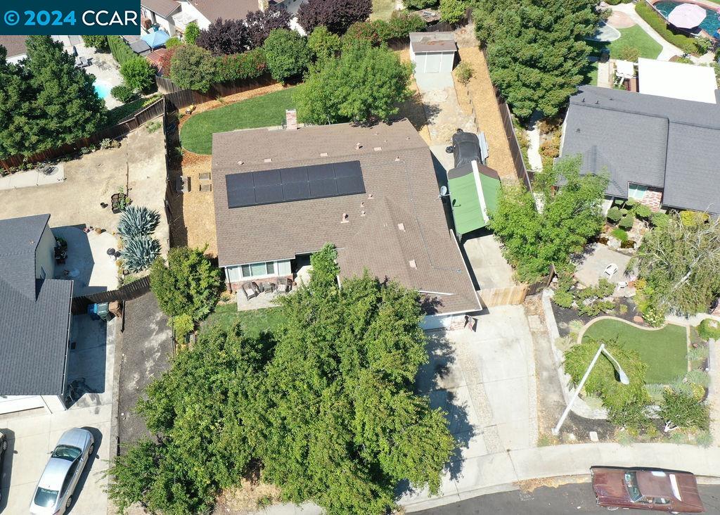 3305 Bluejay Drive