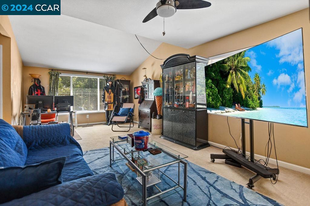 3305 Bluejay Drive