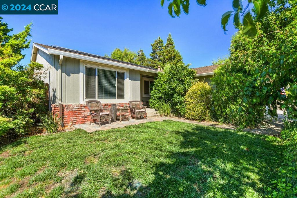 3305 Bluejay Drive