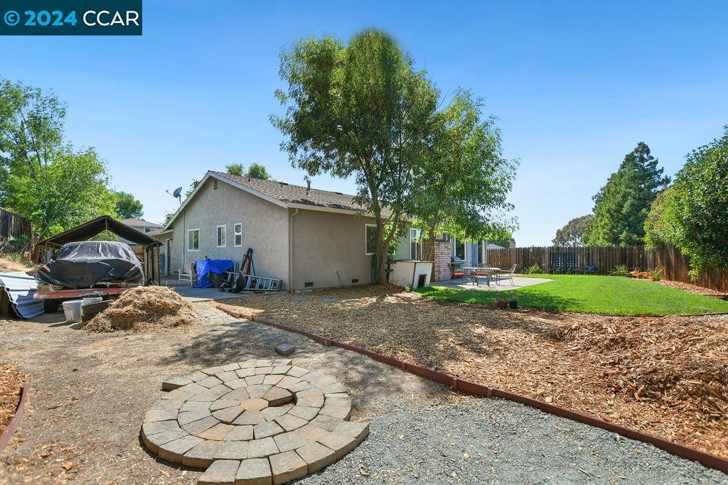 3305 Bluejay Drive