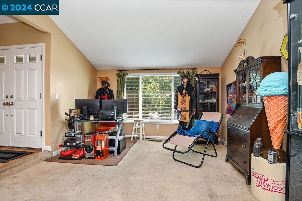 3305 Bluejay Drive