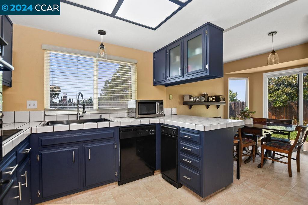 3305 Bluejay Drive