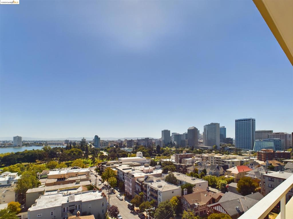 320 Lee St