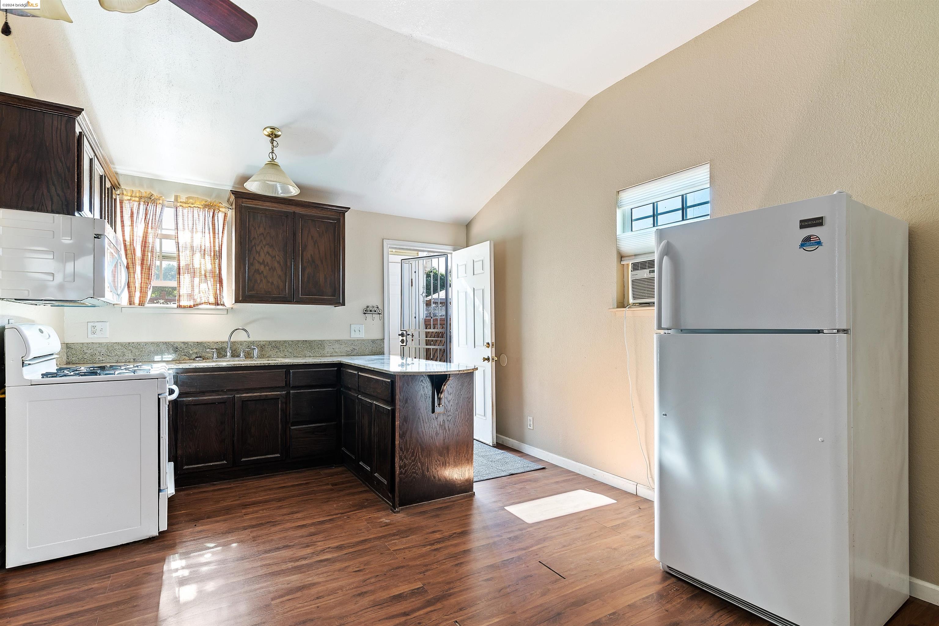 103 Malicoat Ave