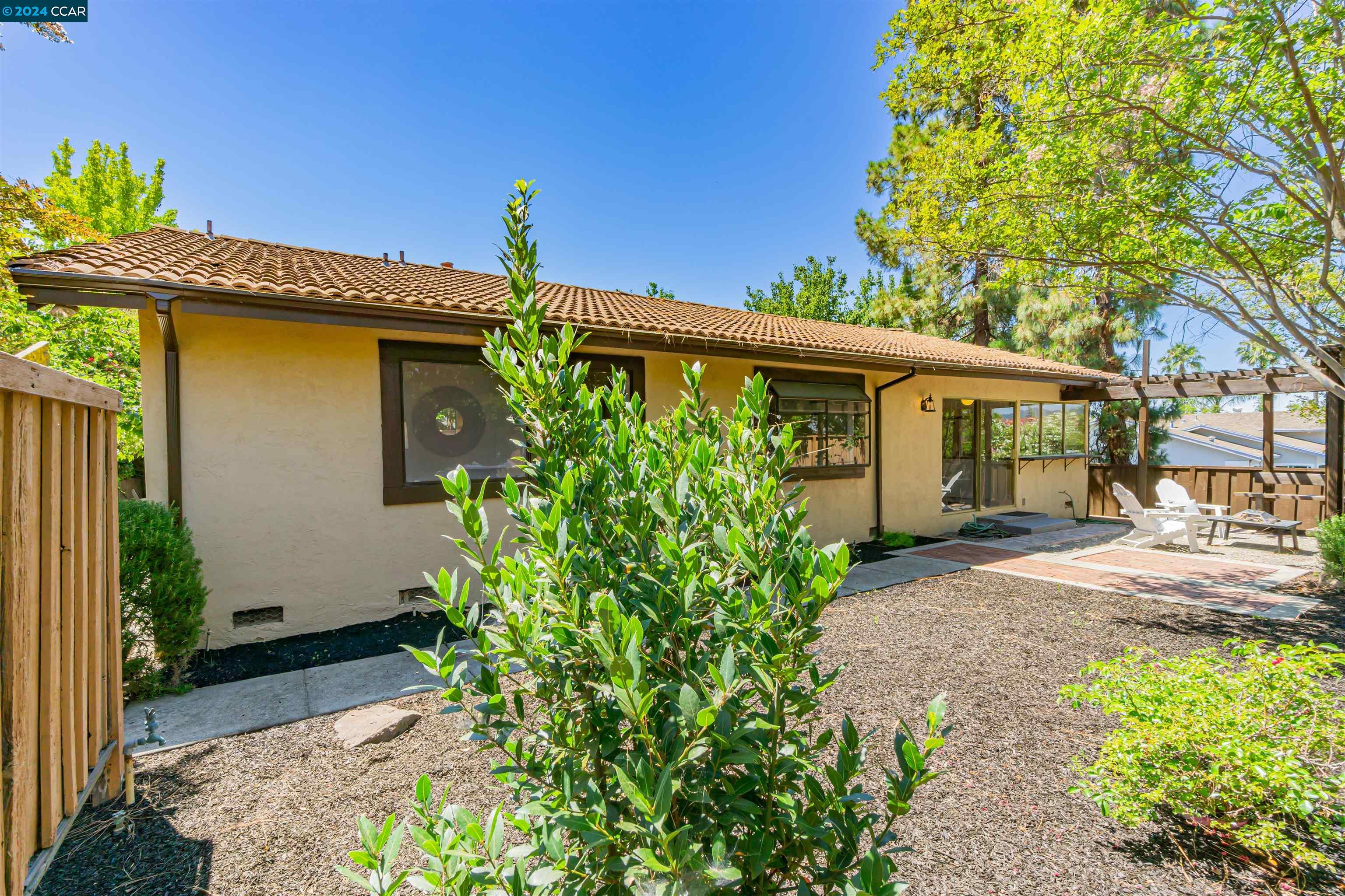3503 Halfmoon Ln