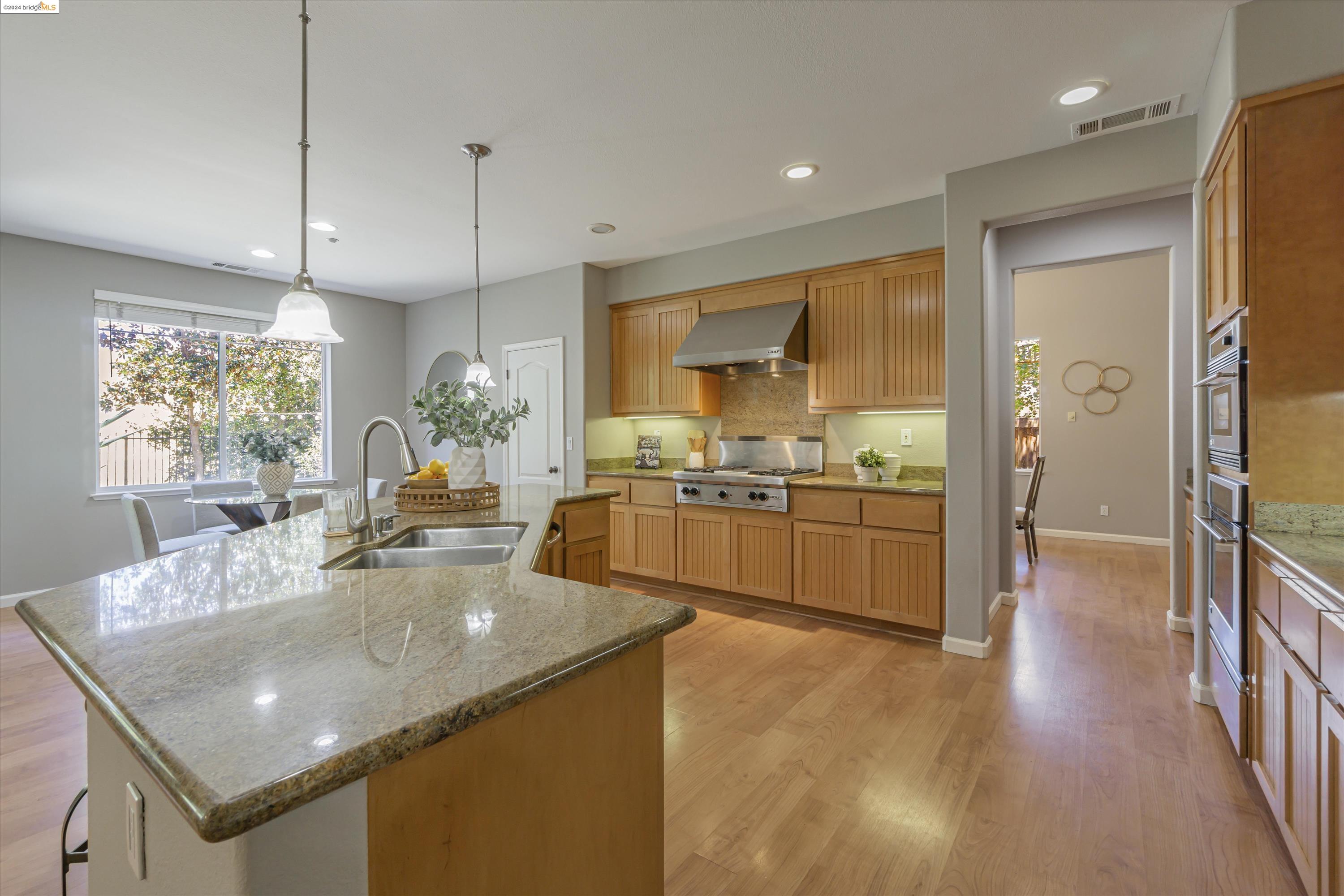 489 Lakeview Dr