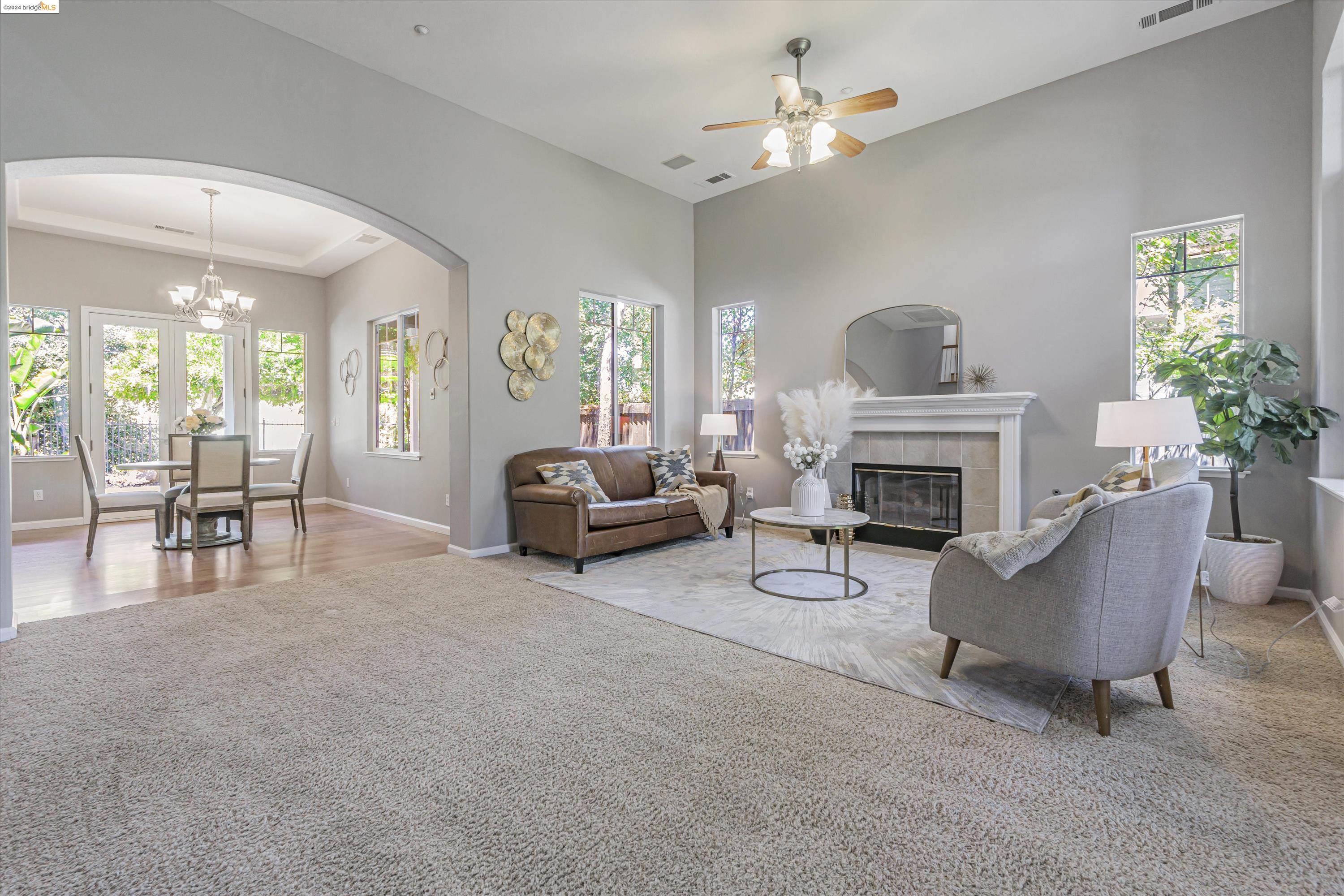 489 Lakeview Dr