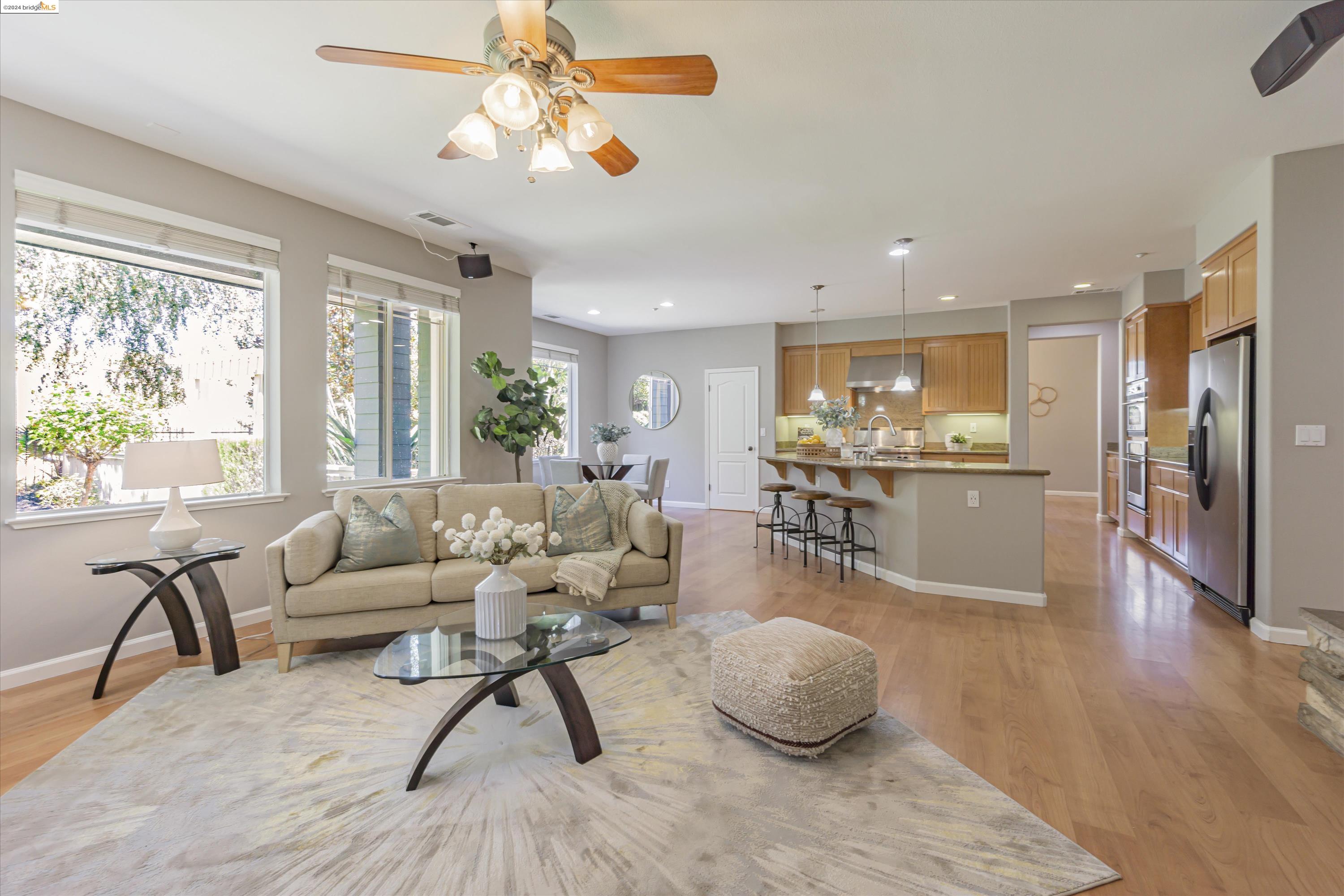 489 Lakeview Dr