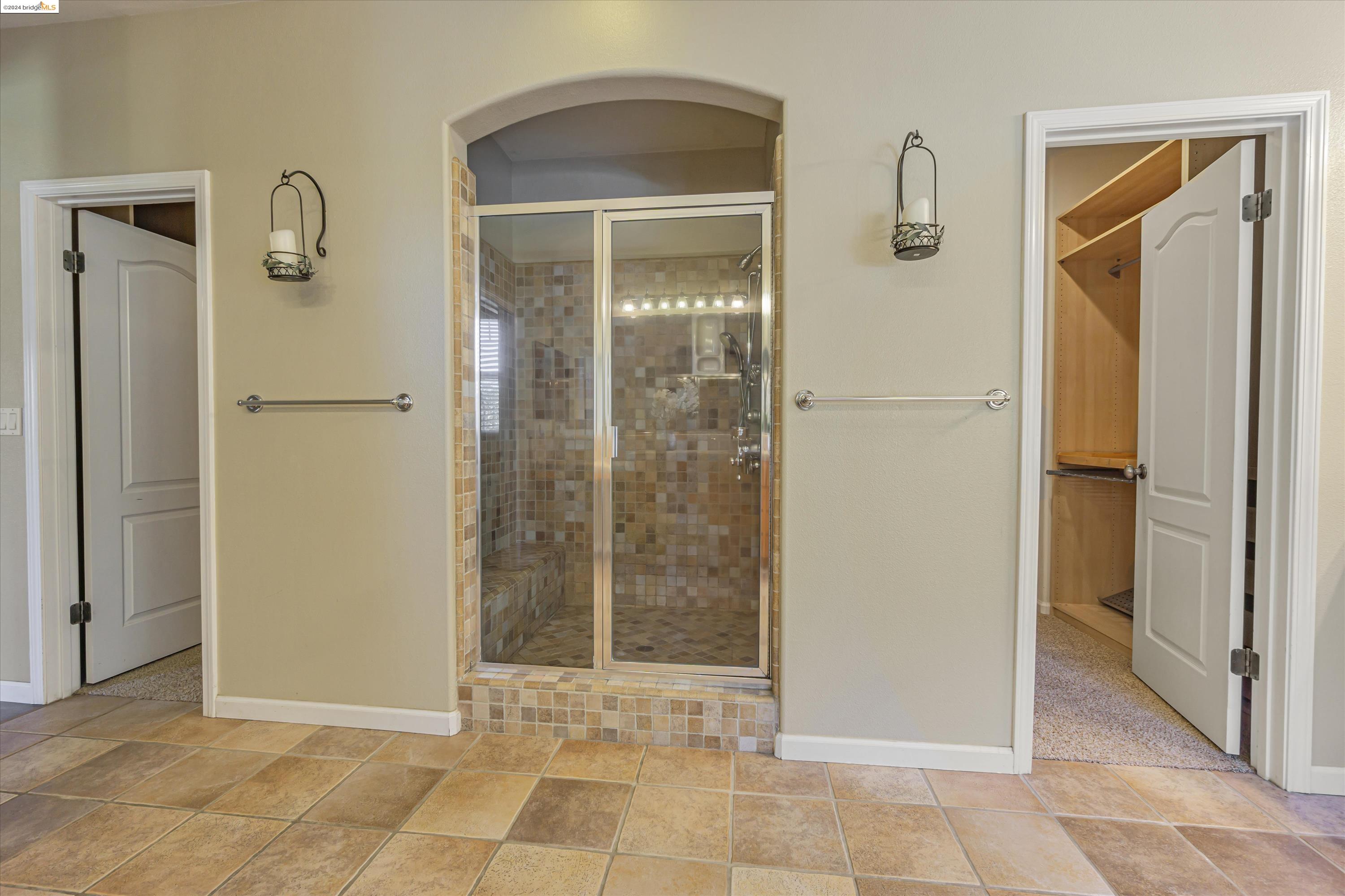 489 Lakeview Dr