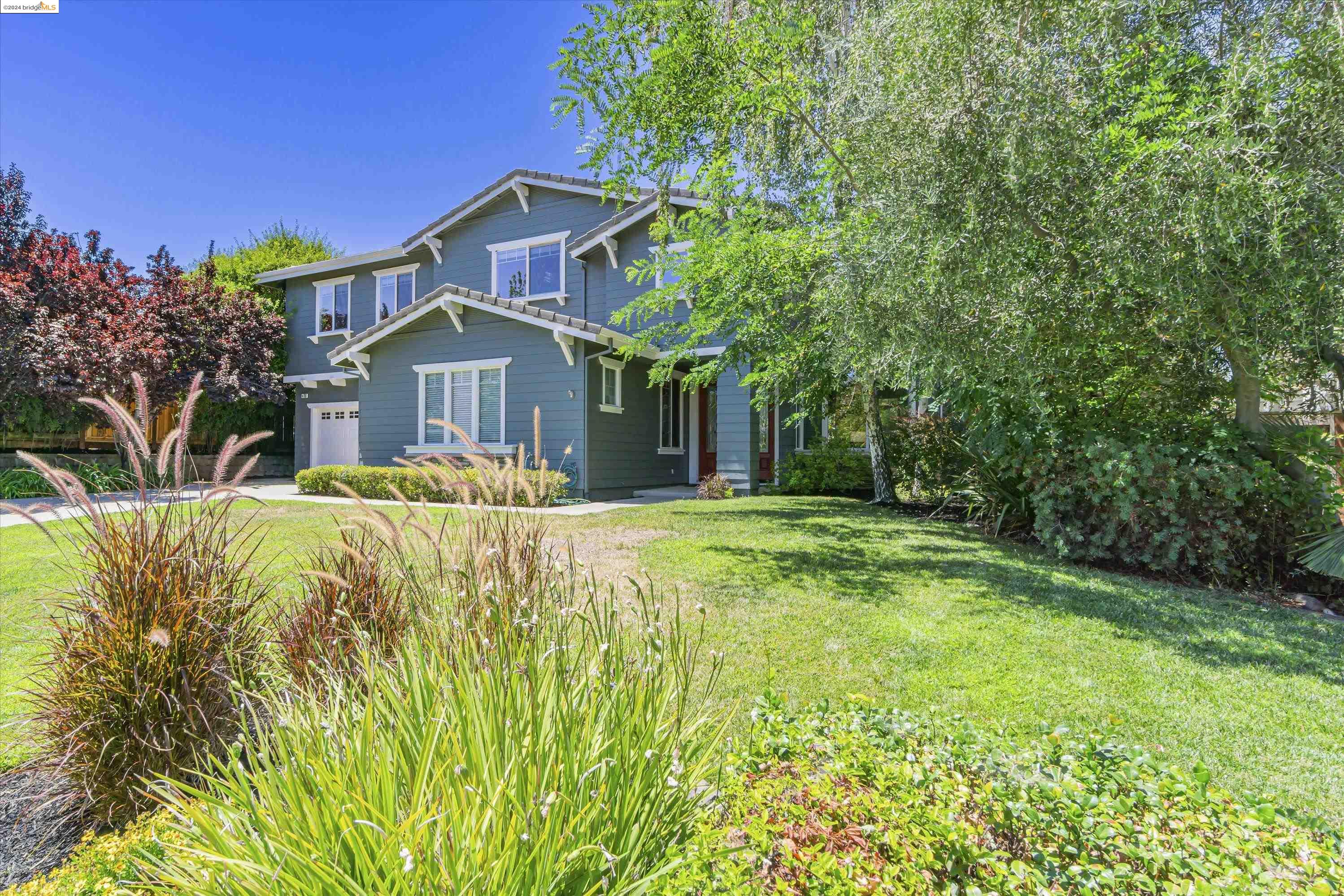 489 Lakeview Dr