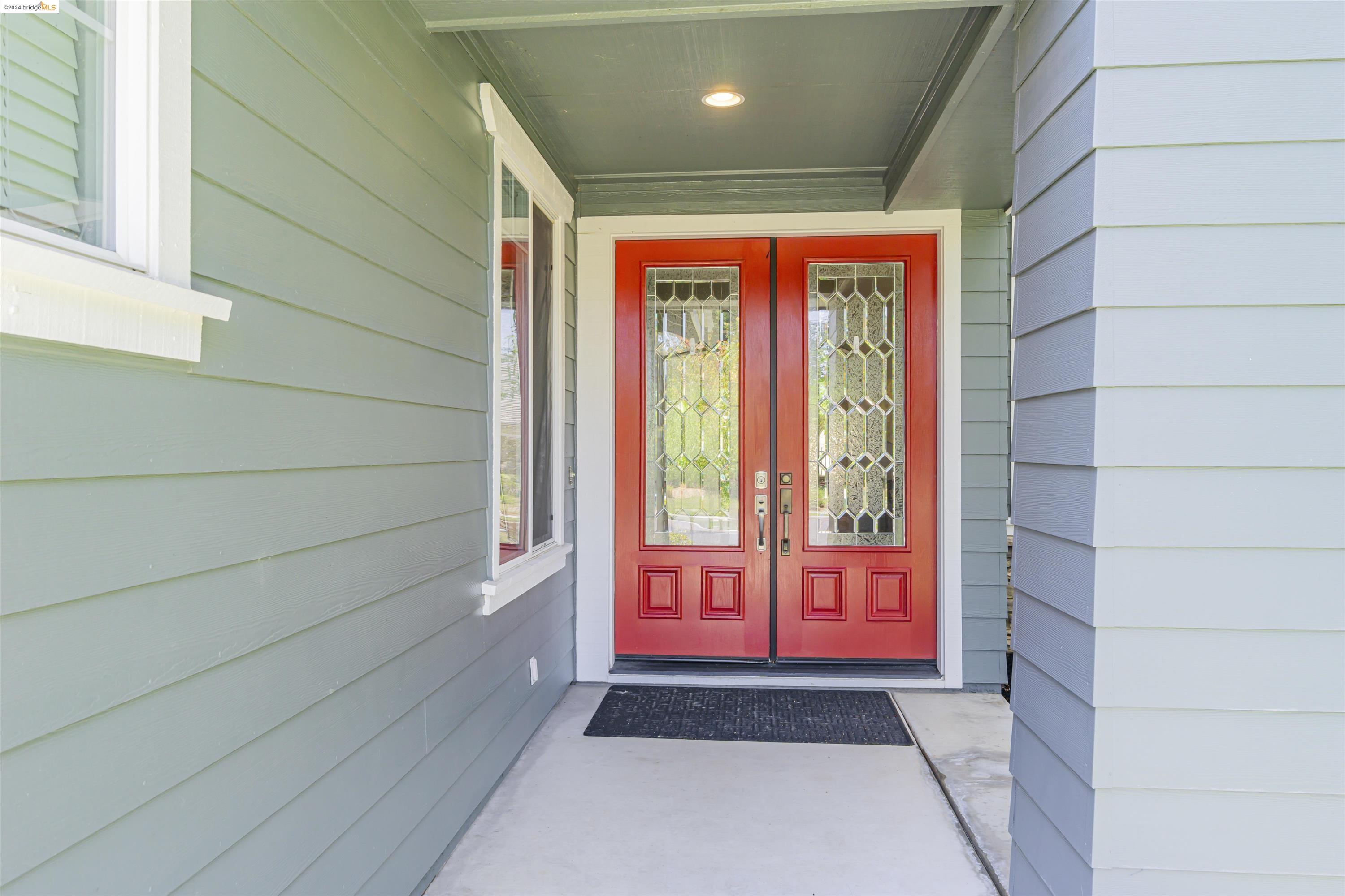 489 Lakeview Dr