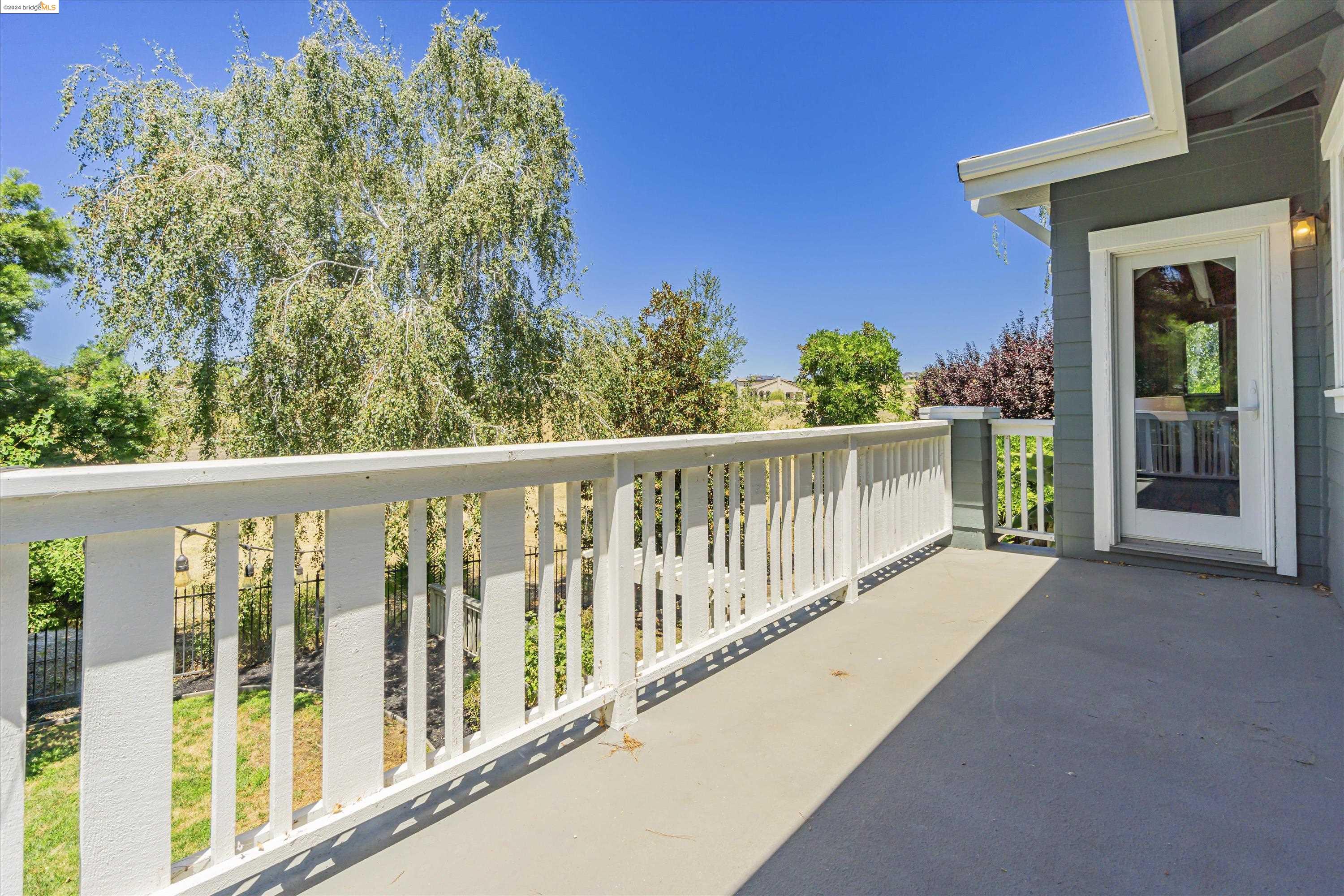 489 Lakeview Dr