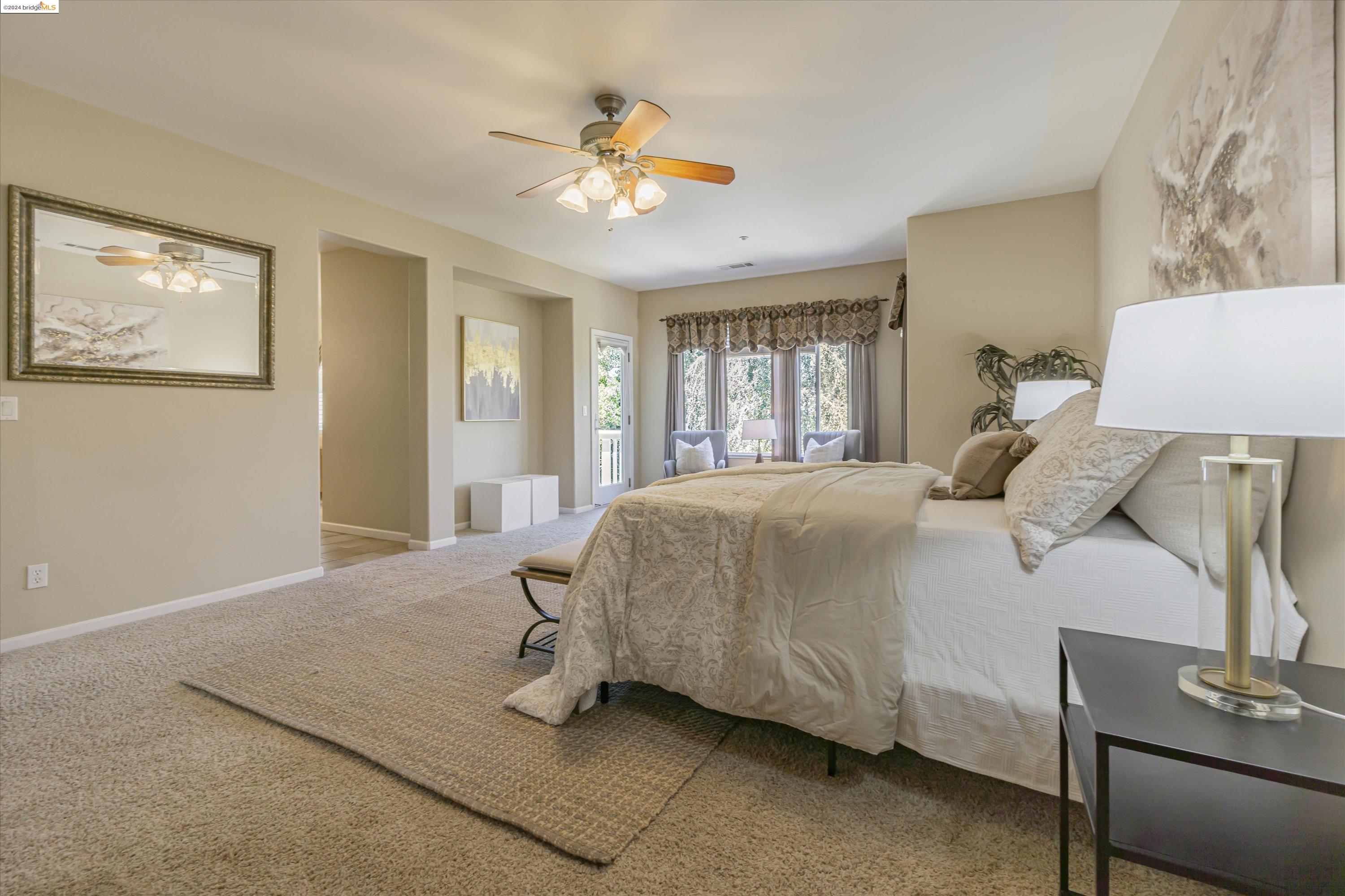 489 Lakeview Dr