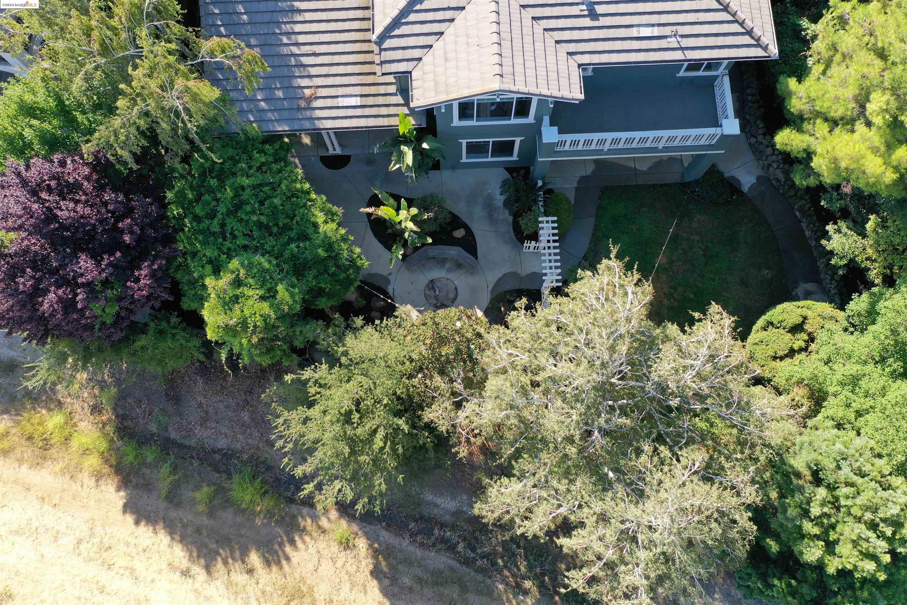 489 Lakeview Dr