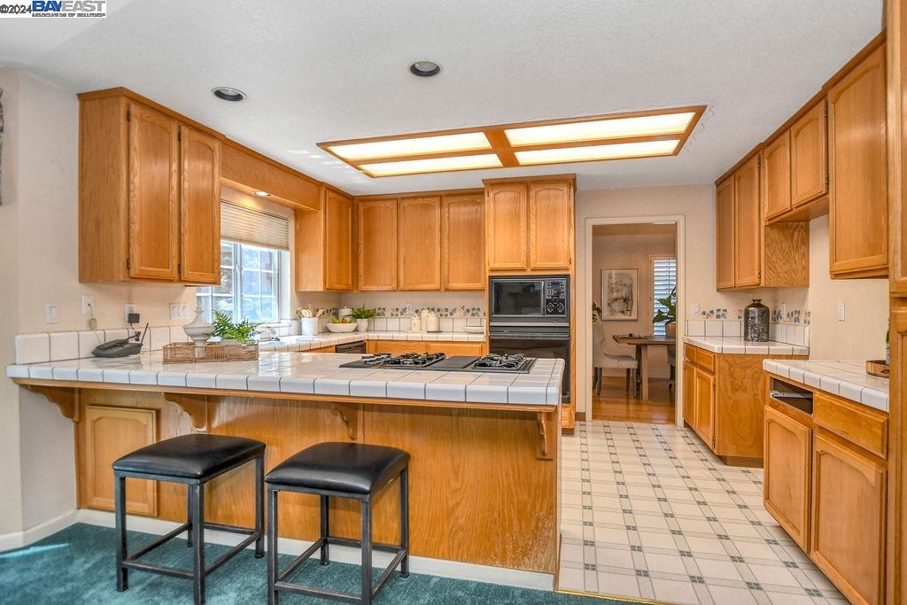 121 Meadow Ct