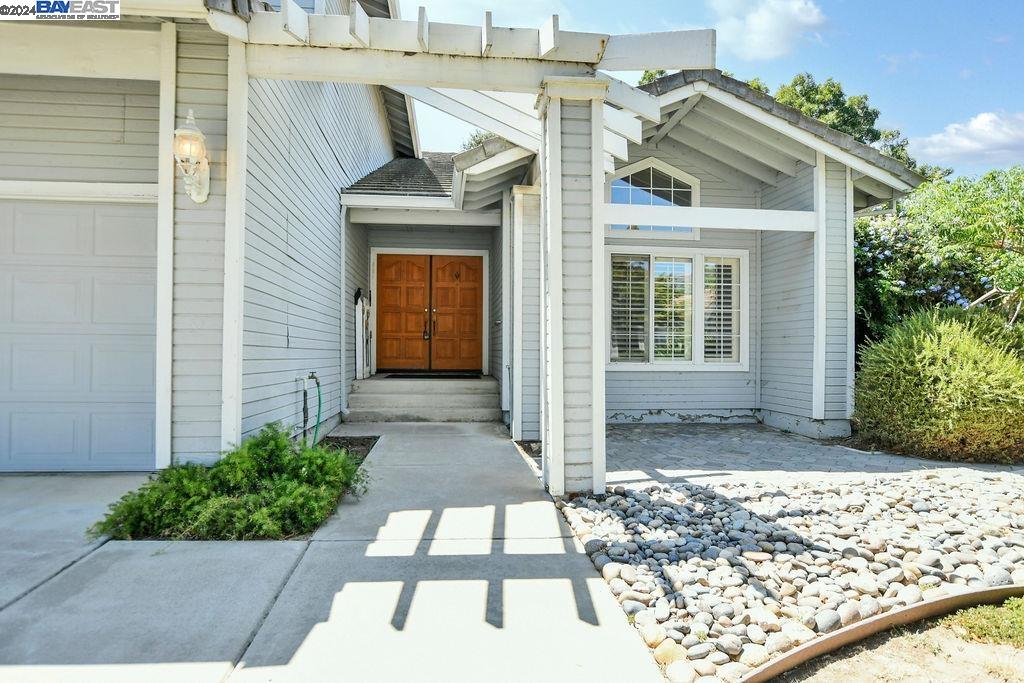 121 Meadow Ct