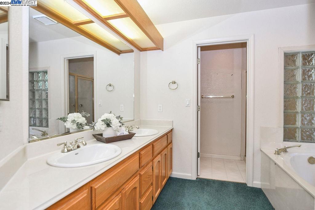 121 Meadow Ct
