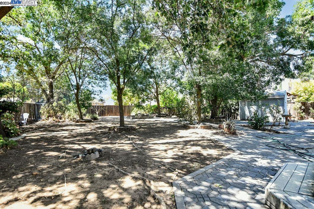 121 Meadow Ct