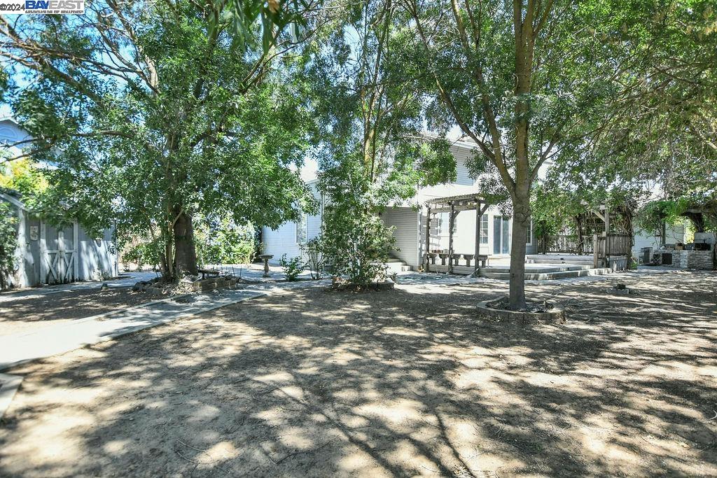 121 Meadow Ct