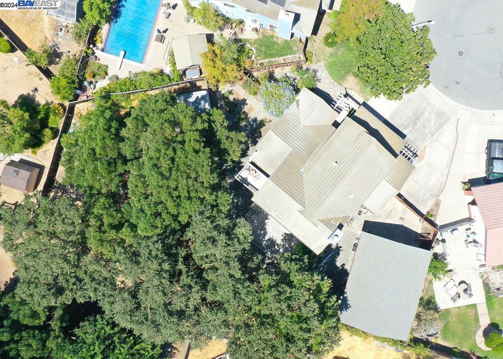 121 Meadow Ct