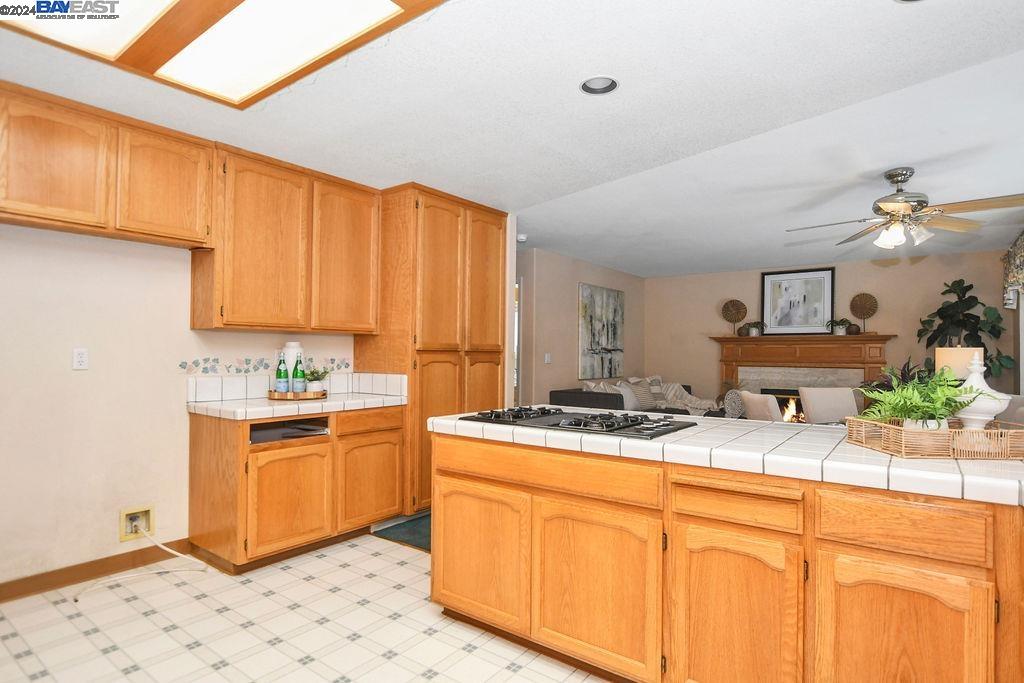 121 Meadow Ct