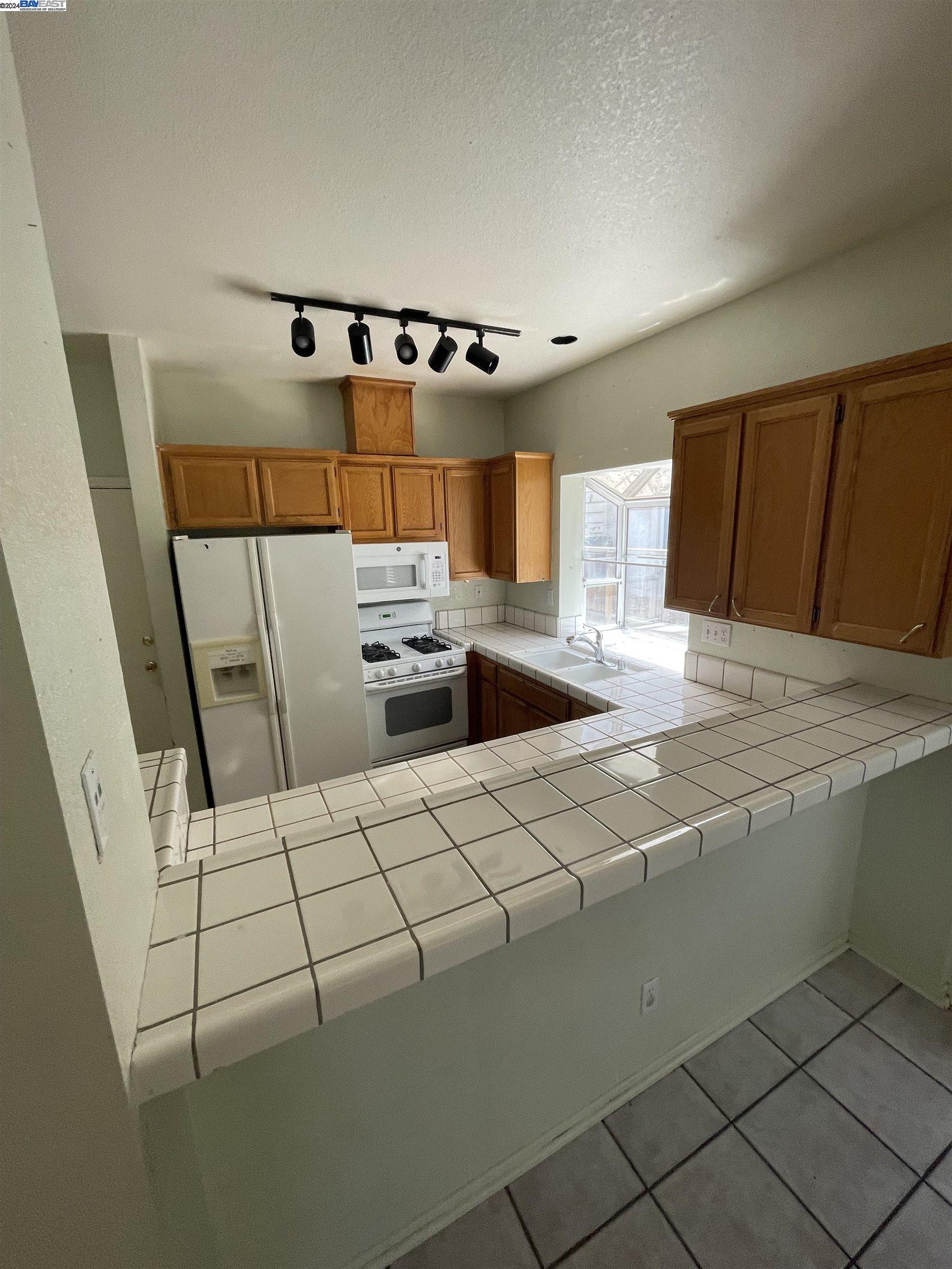 4757 Canopy Ln