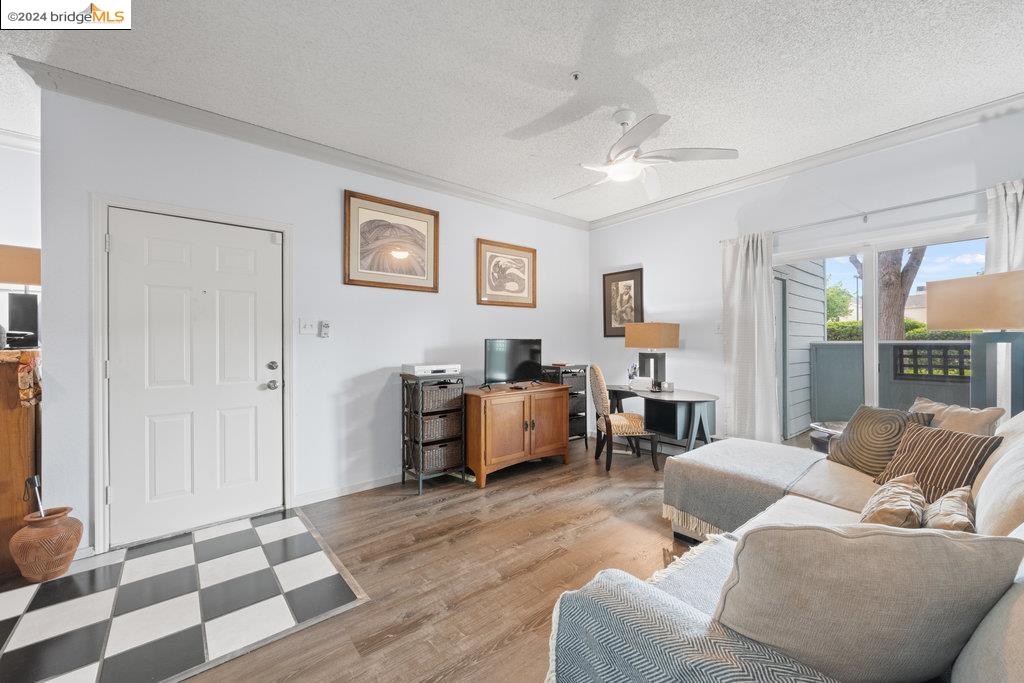 1201 Glen Cove Pkwy # 202