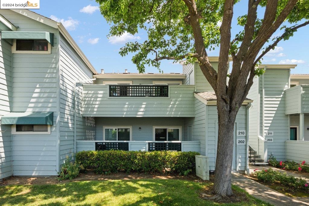 1201 Glen Cove Pkwy # 202