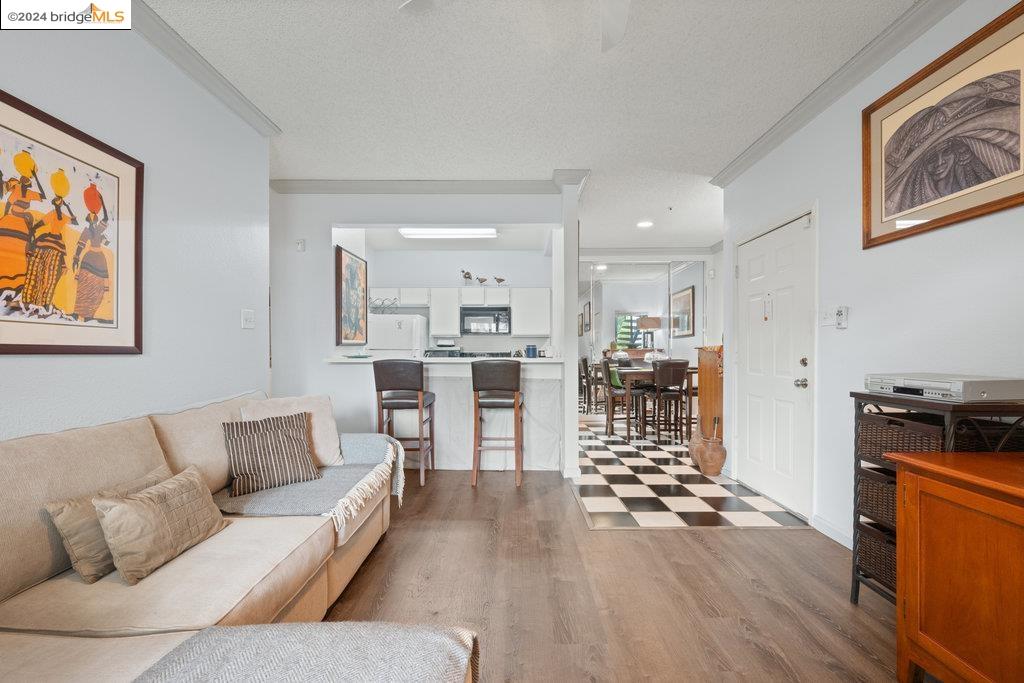 1201 Glen Cove Pkwy # 202