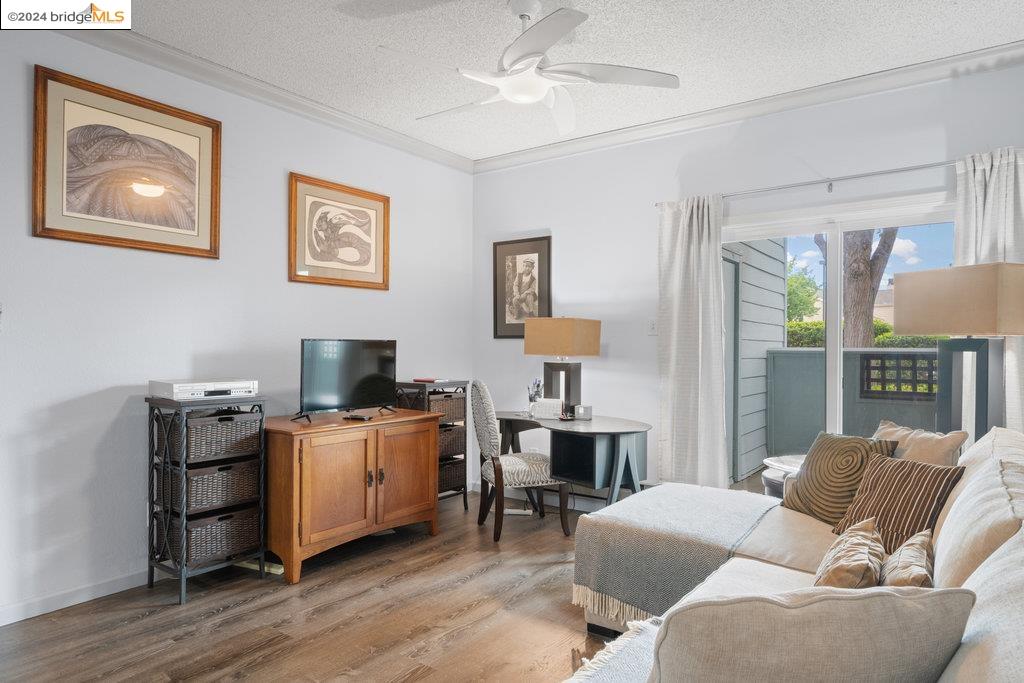 1201 Glen Cove Pkwy # 202