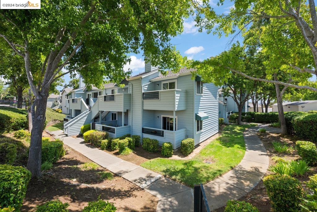 1201 Glen Cove Pkwy # 202