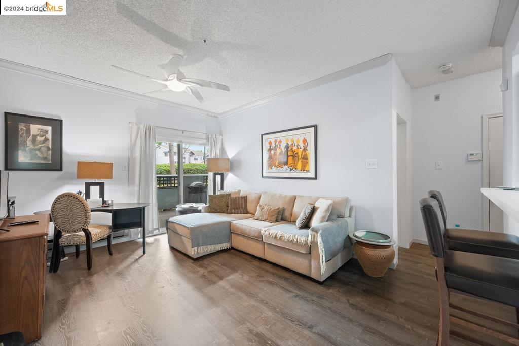 1201 Glen Cove Pkwy # 202