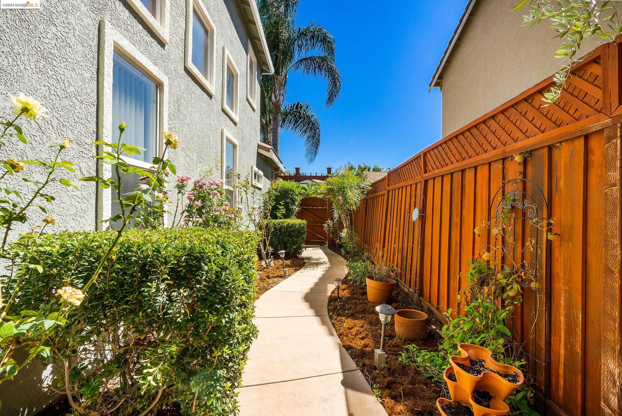 1413 Solana Dr