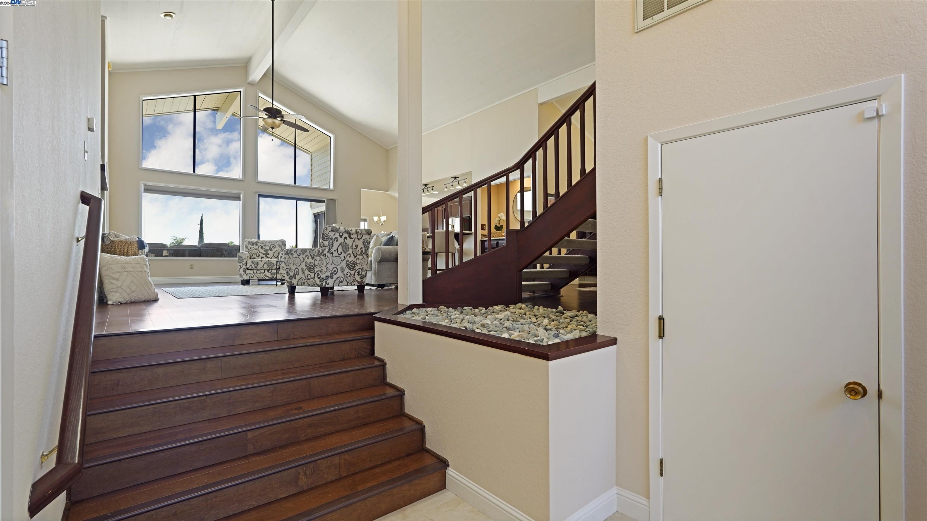 1814 Seal Way