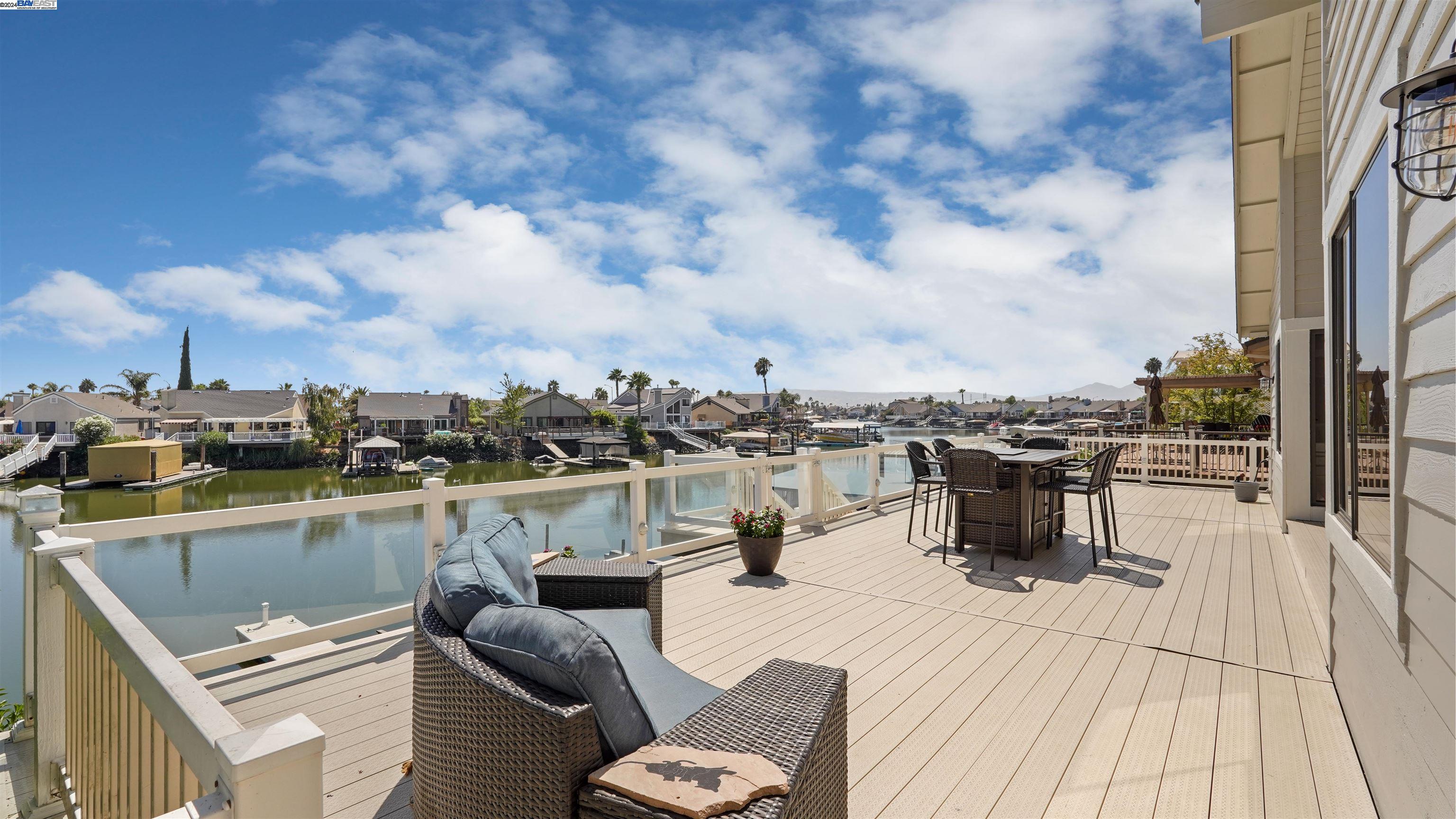 1814 Seal Way