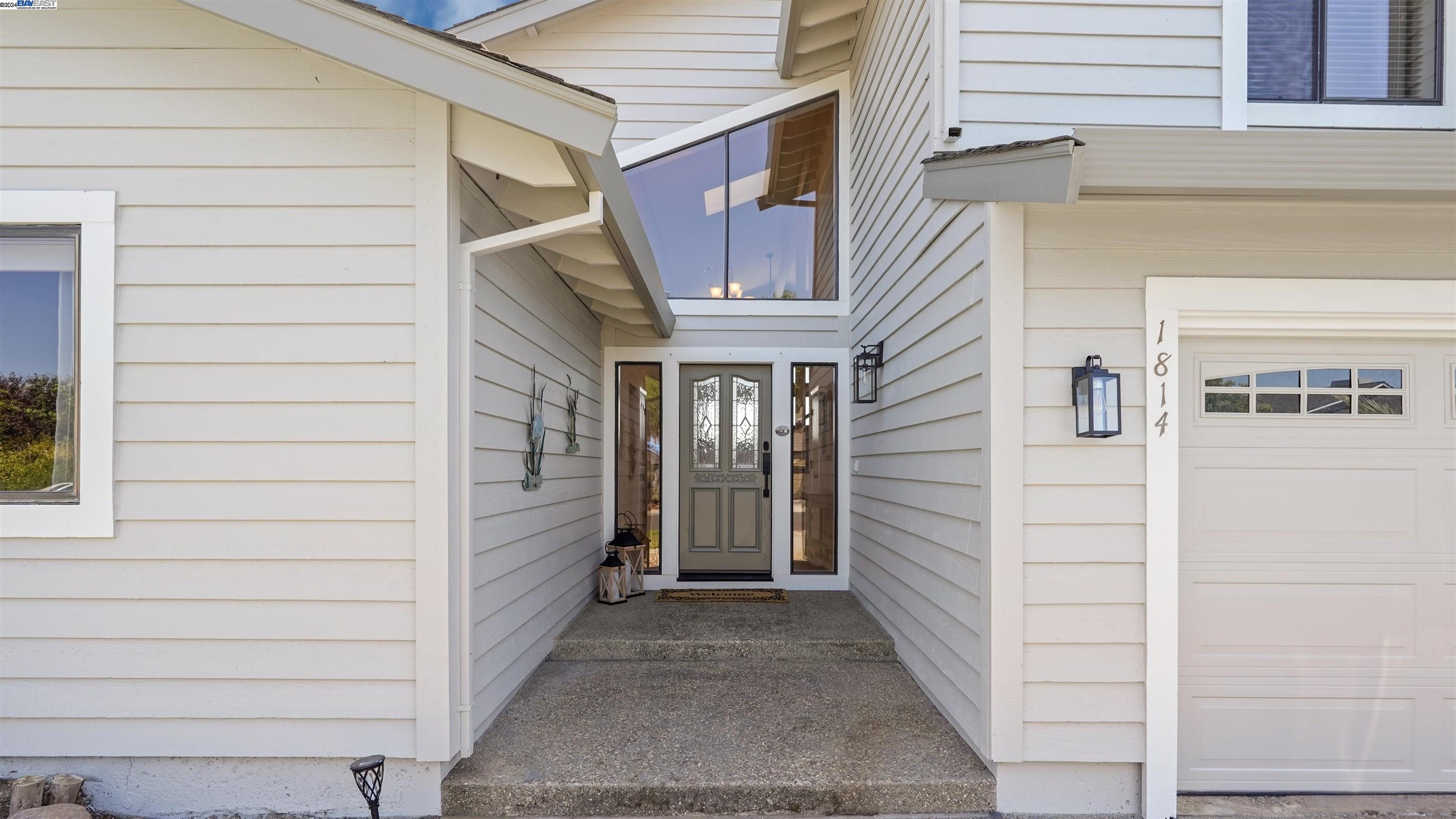 1814 Seal Way
