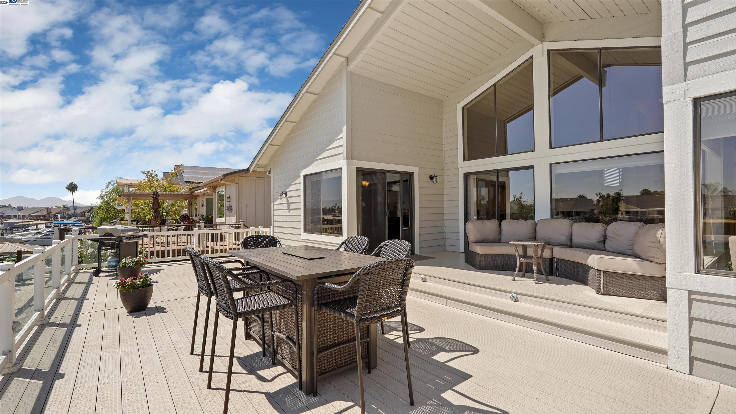 1814 Seal Way