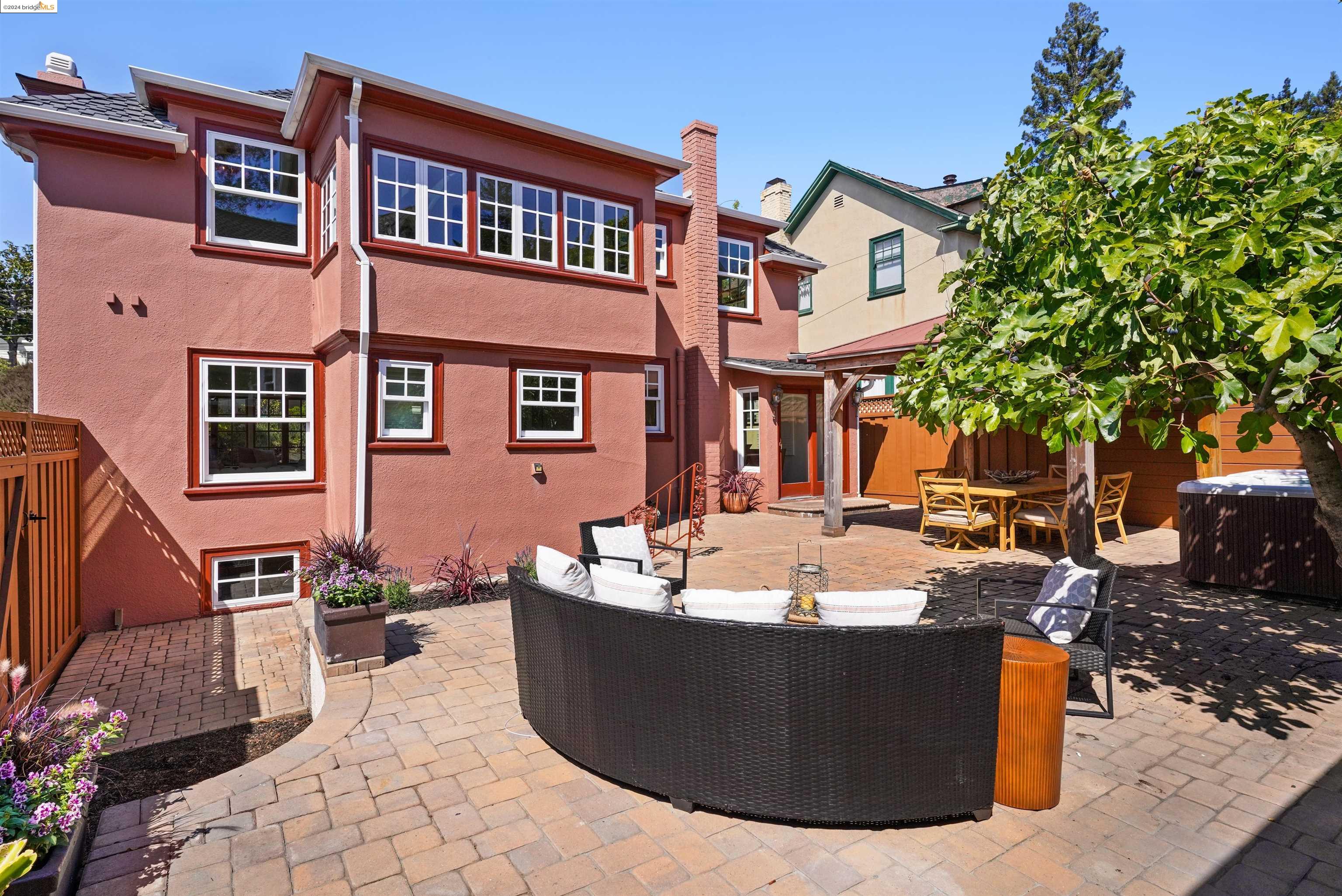 154 Mountain Ave