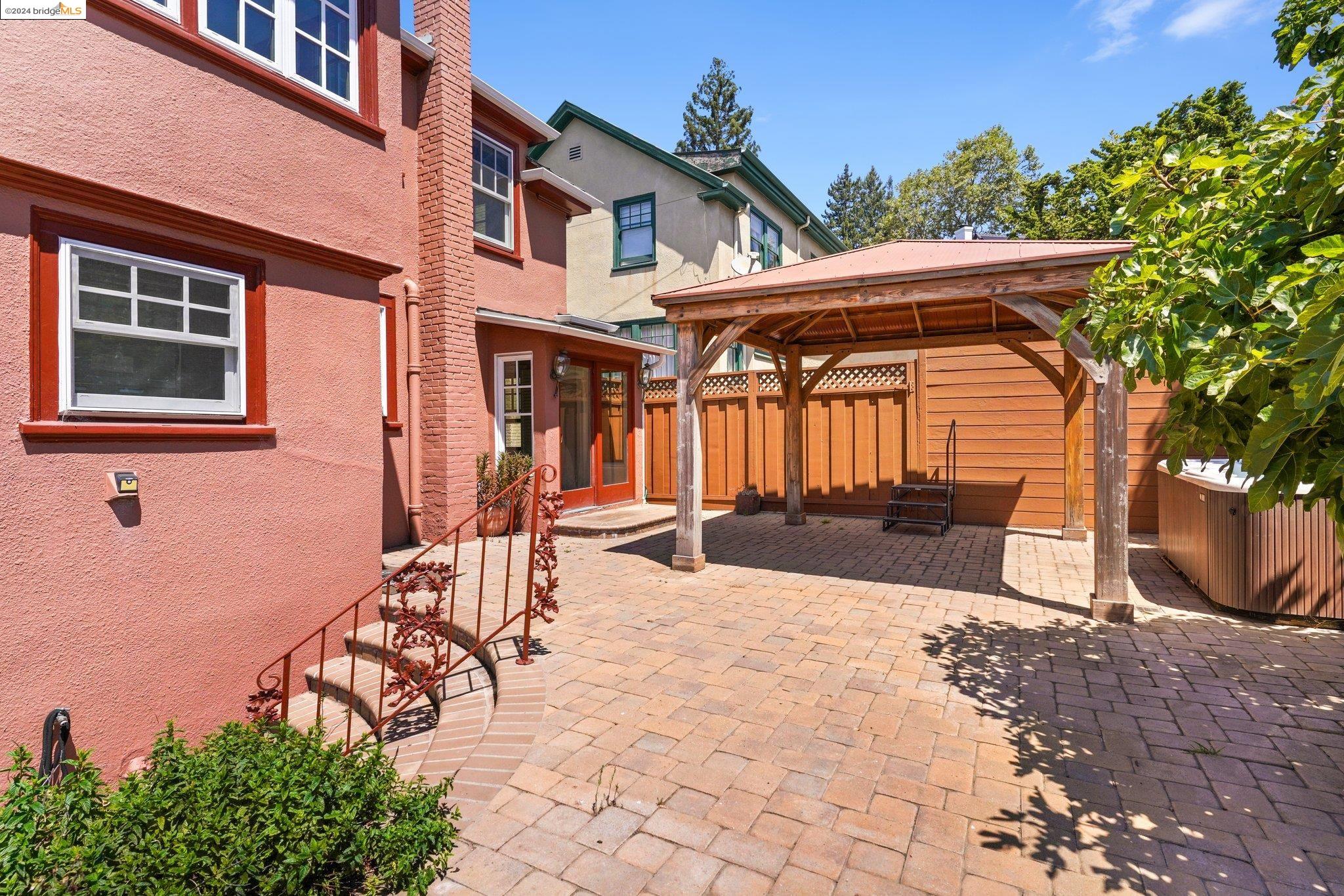 154 Mountain Ave