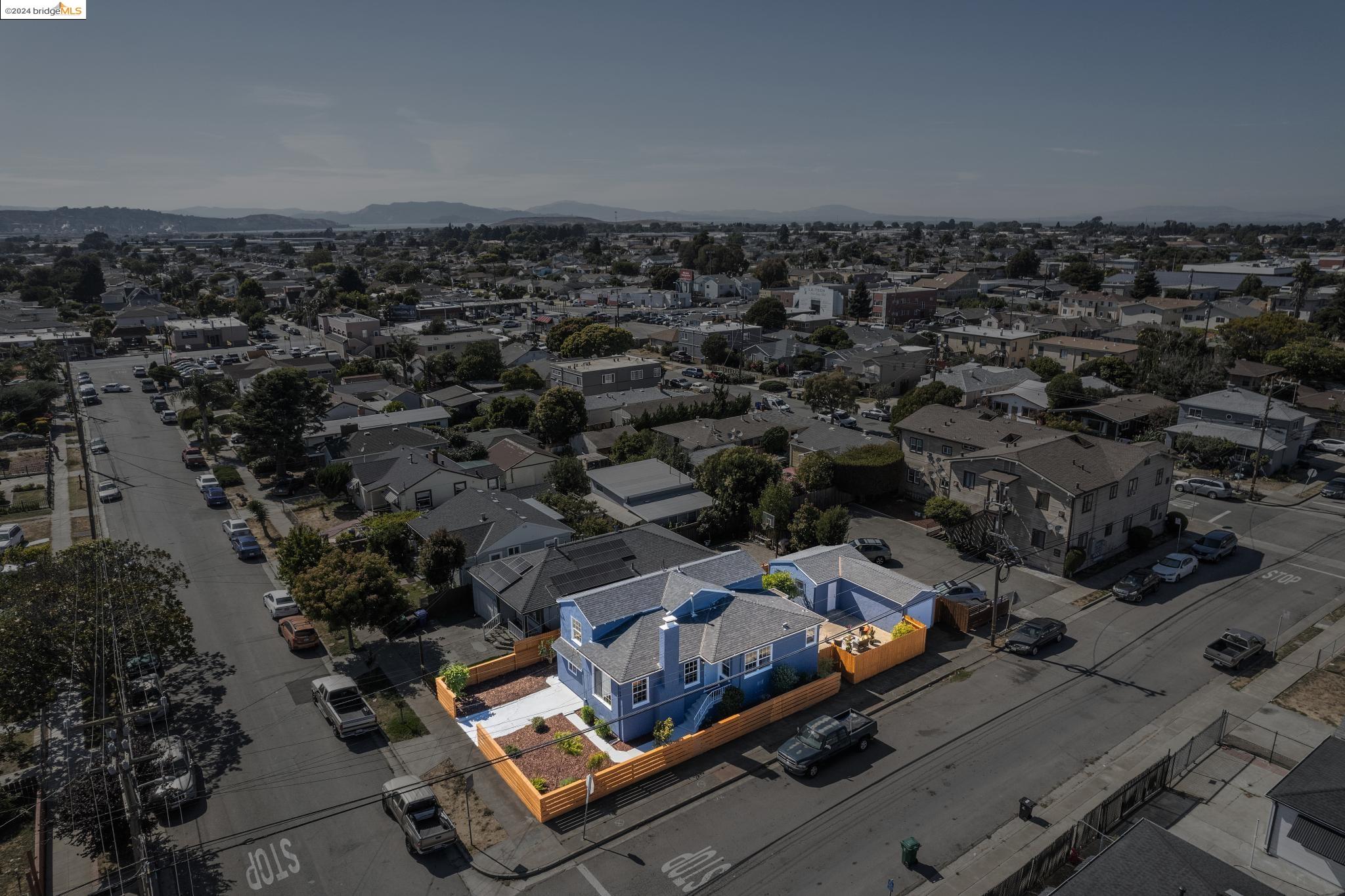 2387 Humphrey Ave