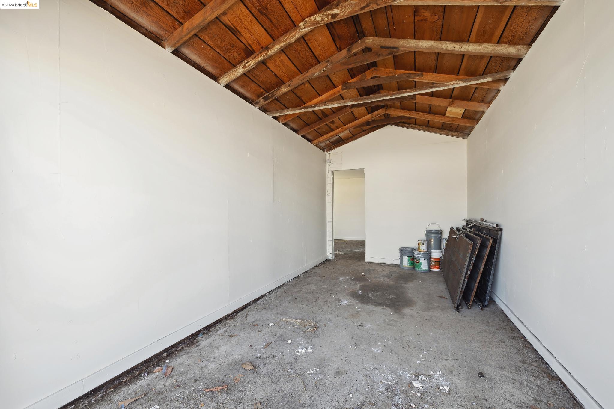 2387 Humphrey Ave