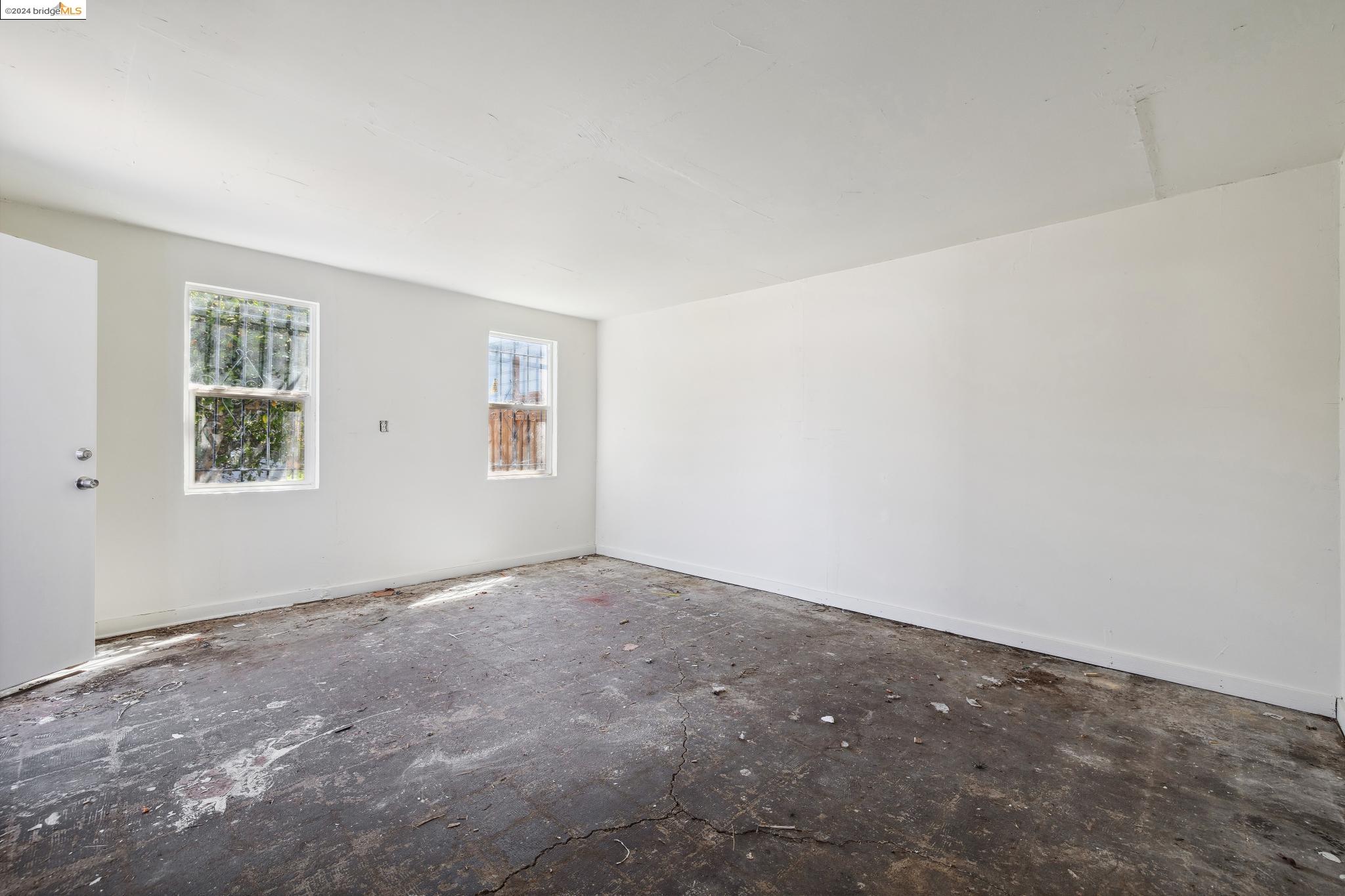 2387 Humphrey Ave