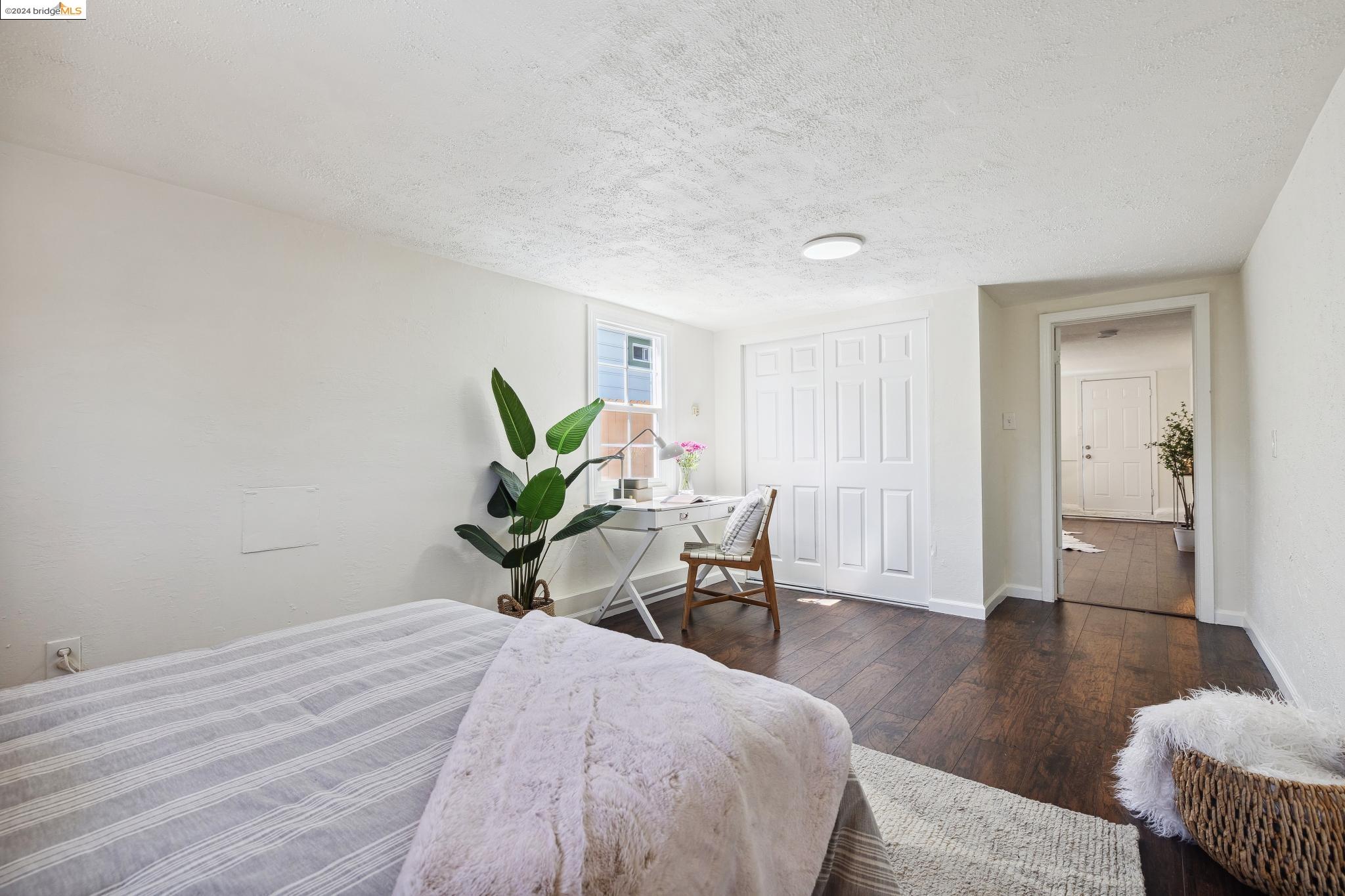 2387 Humphrey Ave