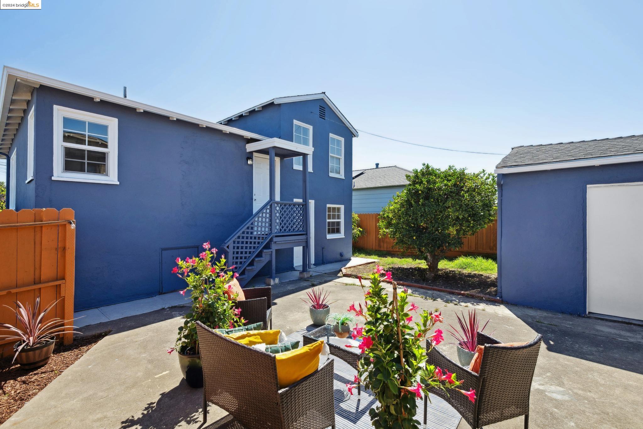 2387 Humphrey Ave
