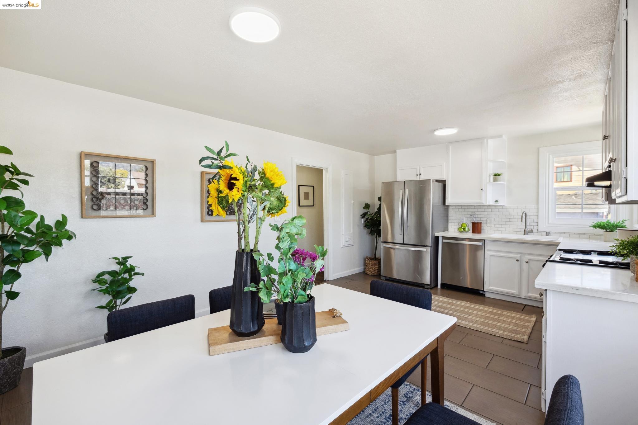 2387 Humphrey Ave