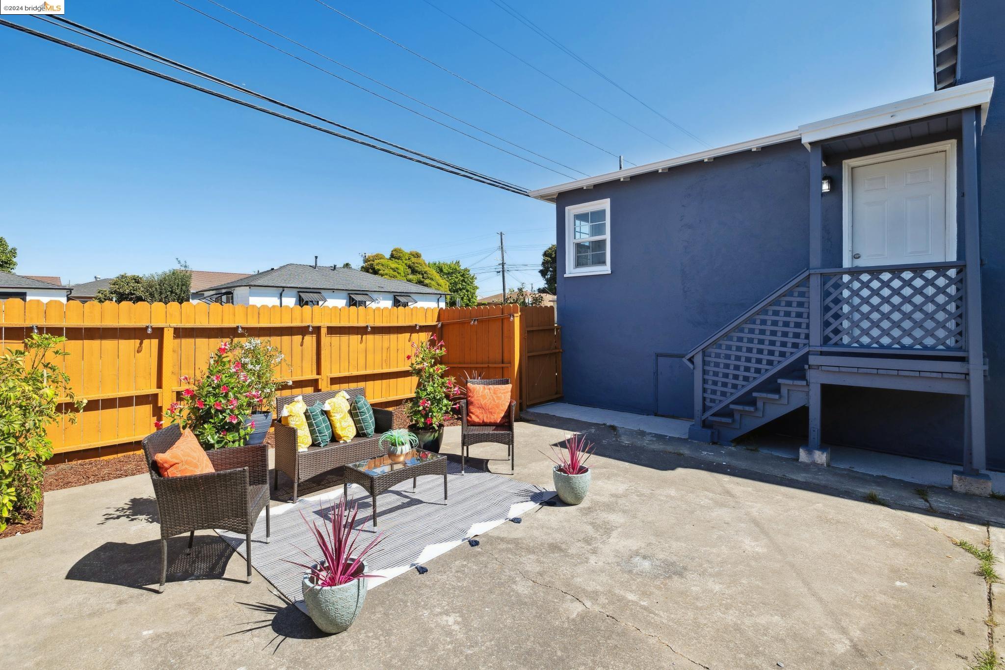 2387 Humphrey Ave