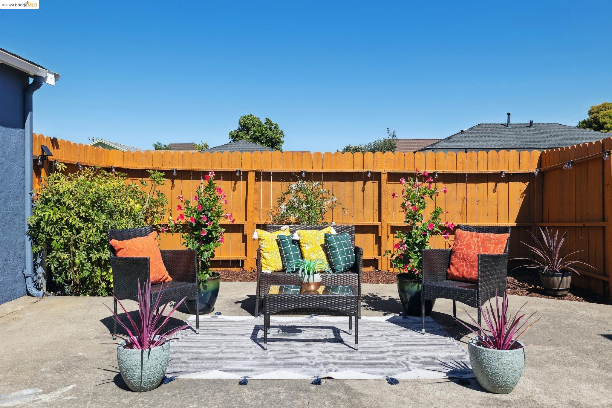 2387 Humphrey Ave
