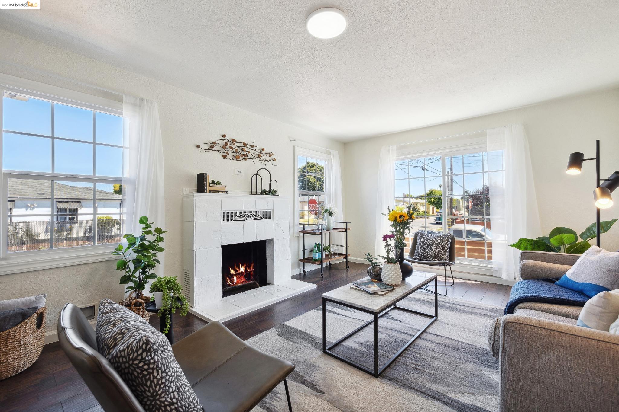 2387 Humphrey Ave
