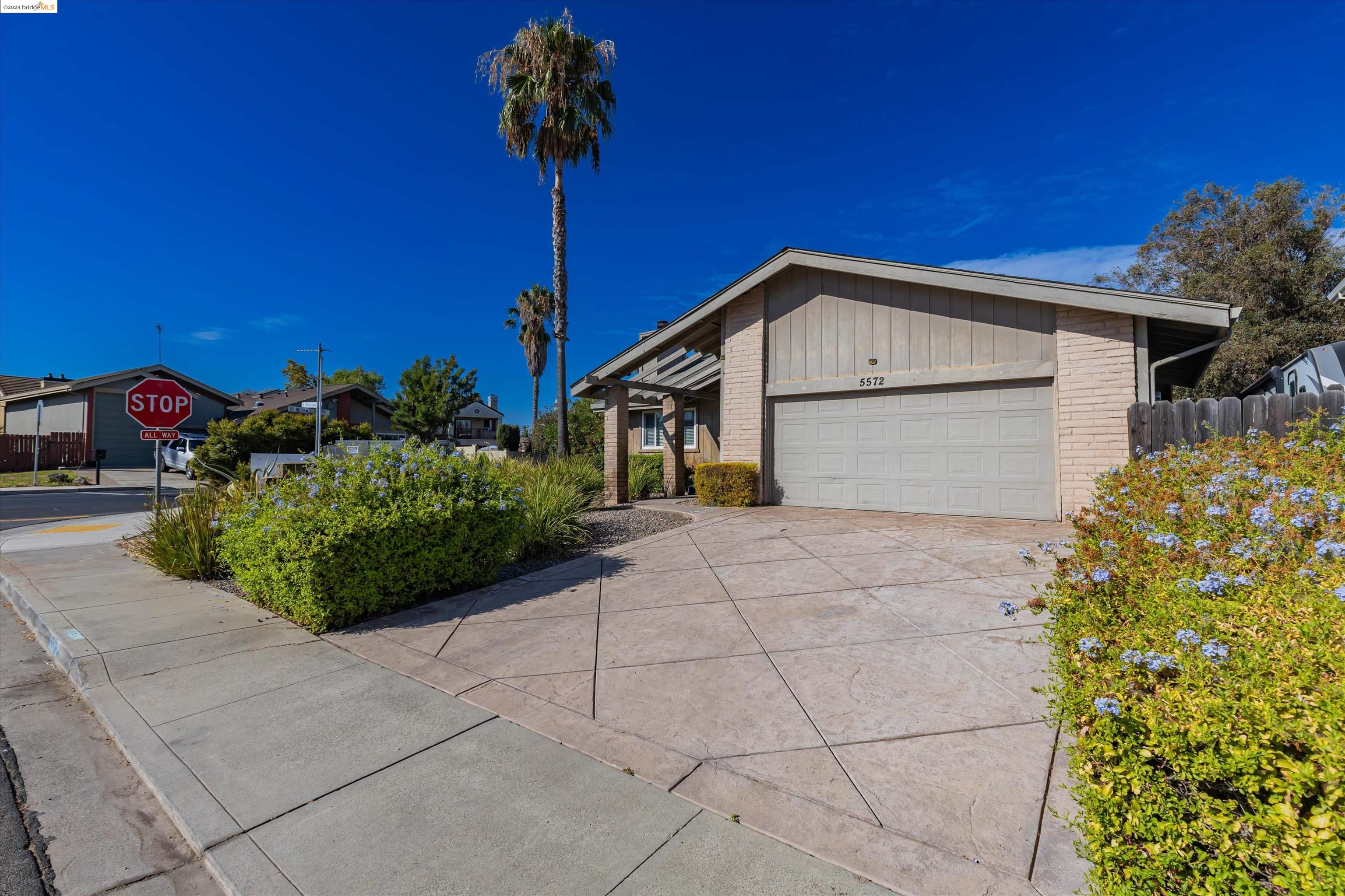 5572 Riverlake Rd