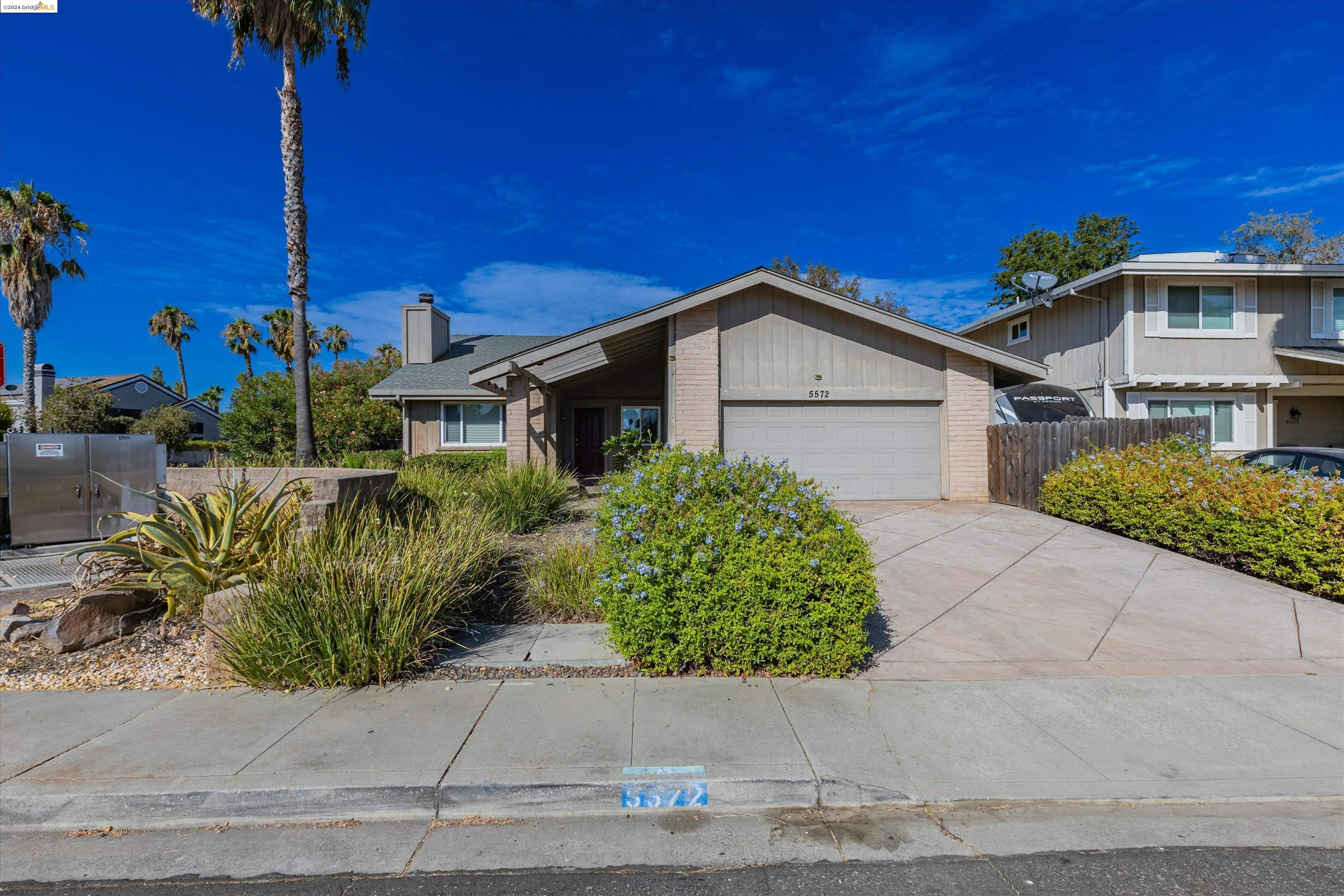 5572 Riverlake Rd
